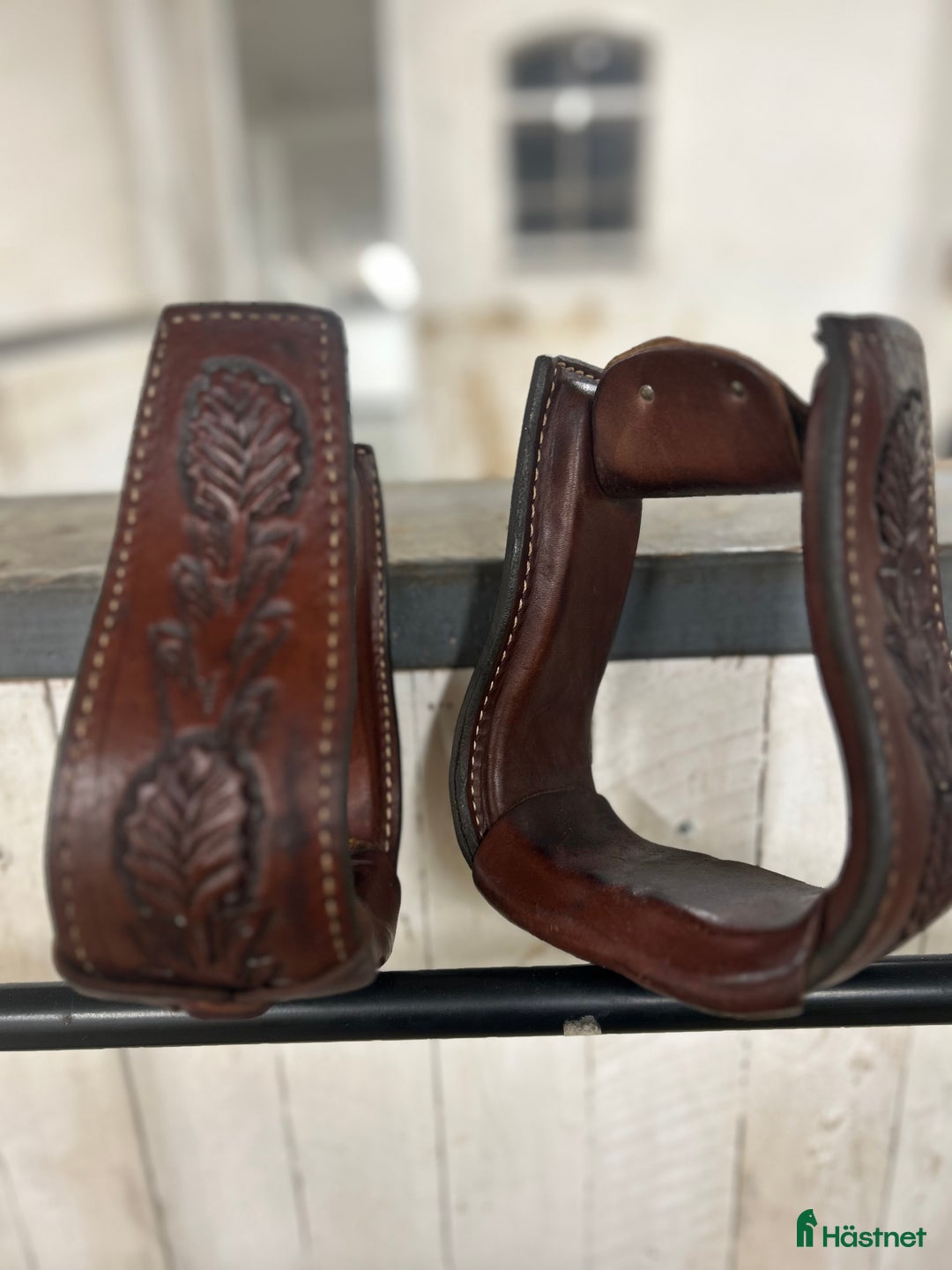 Stigbyglar hästutrustning till salu: Westernstigbyglar i Trelleborg - Annons 2