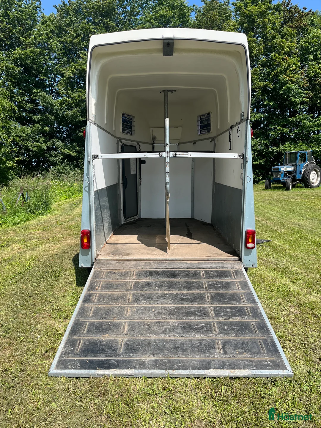 Hästtransporter  fordon & transport till salu: Välskött Thule Royal XT hög lastvikt - Annons 2