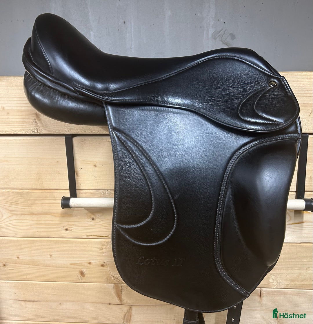 Sadlar hästutrustning till salu: Semibomlös sadel i Pålsboda - Annons 1
