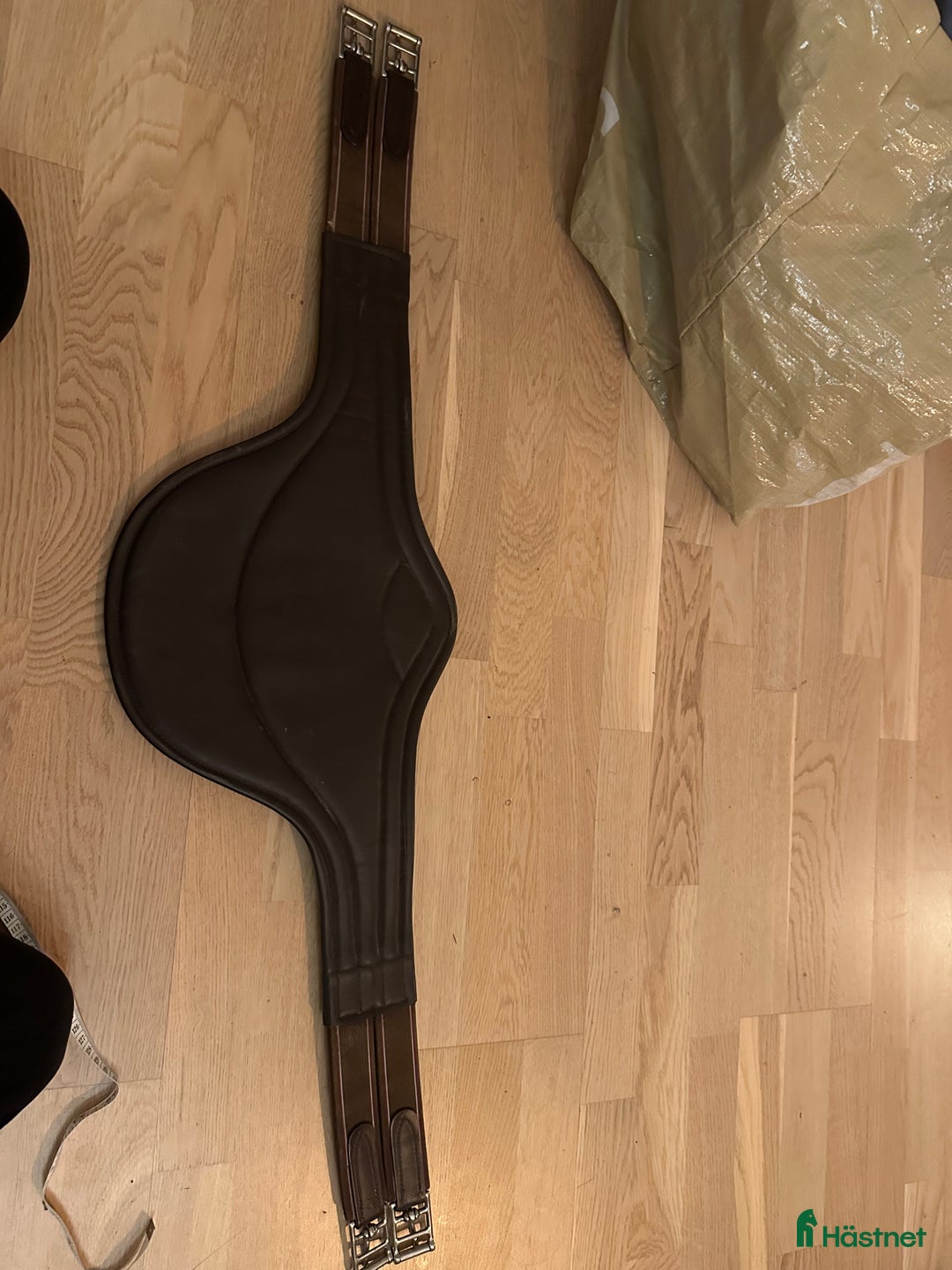 Sadeltillbehör hästutrustning till salu: Lippo magplatta i Jönköping - Annons 2