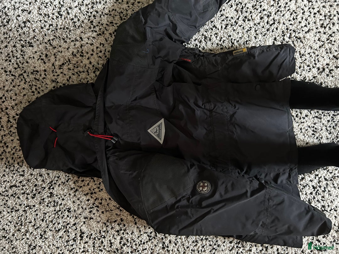 Säkerhetsvästar ryttarutrustning till salu: Ridjacka med inbyggd ridväst i Mörrum - Annons 3