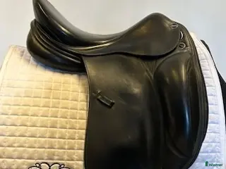 Sadlar hästutrustning Dressyrsadel ErrePlus - Annons 1
