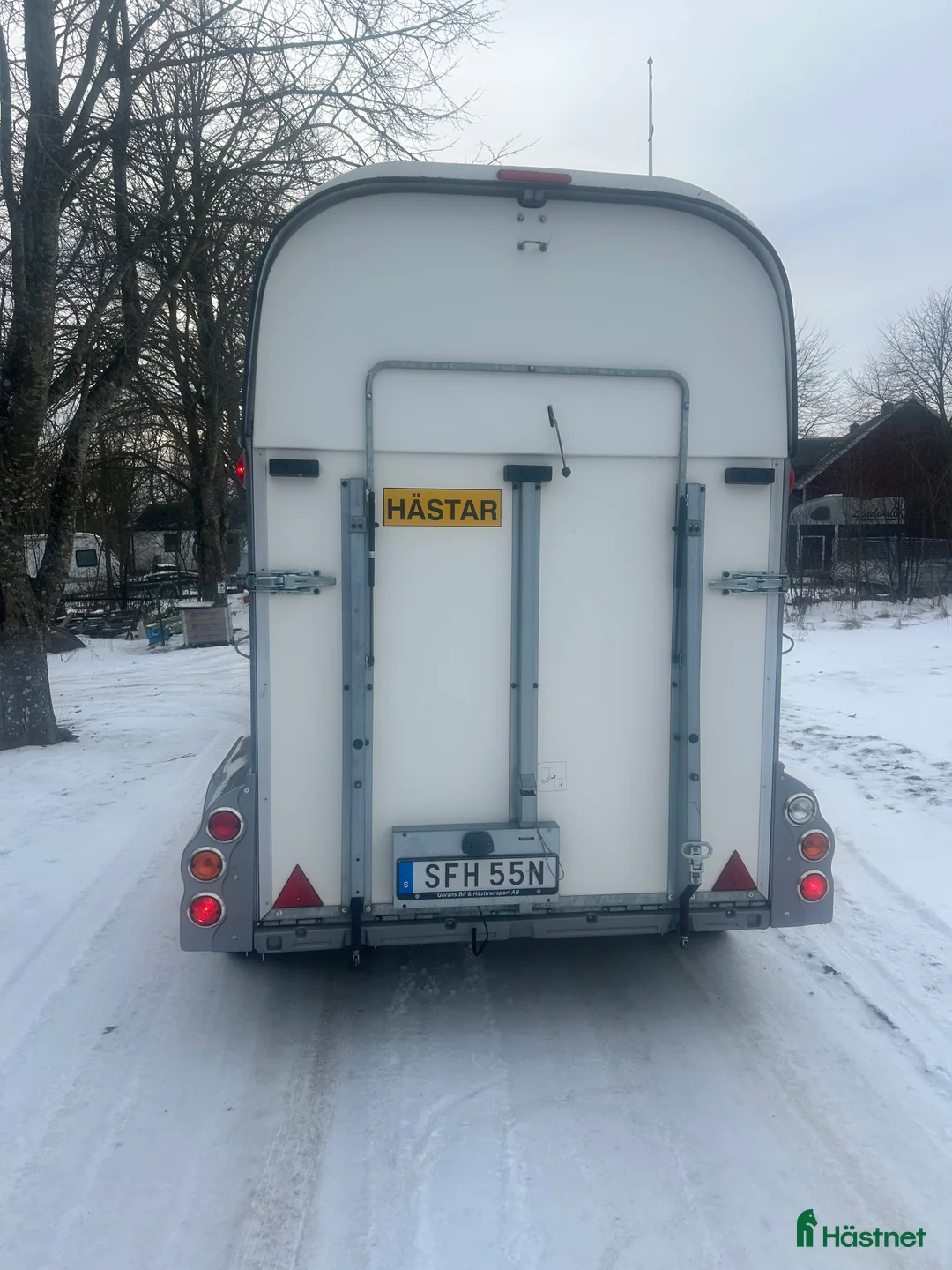 Hästtransporter  fordon & transport till salu: Nya Thule Exellent o bra skick  - Annons 7