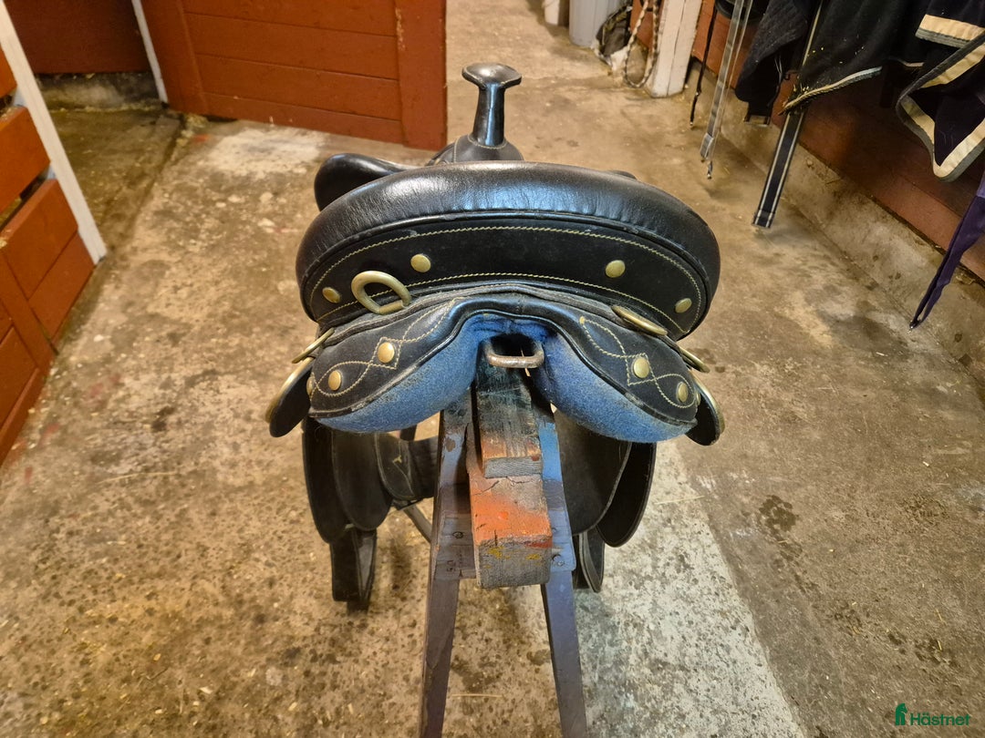 Sadlar hästutrustning till salu: Fin australiensisk stocksadle i Mjölby - Annons 2