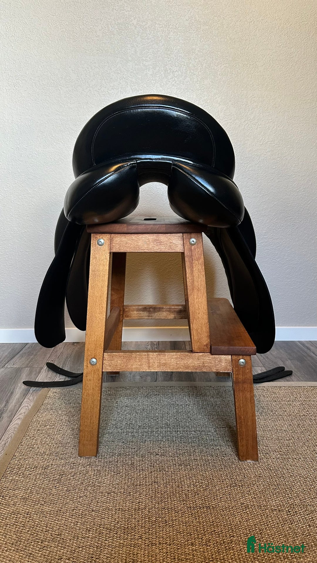 Sadlar hästutrustning till salu: Morris & Nolan Dressyrsadel i Veddige - Annons 5