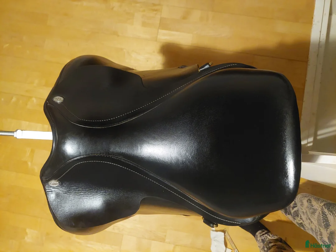 Sadlar hästutrustning till salu: Lippo island - Annons 2