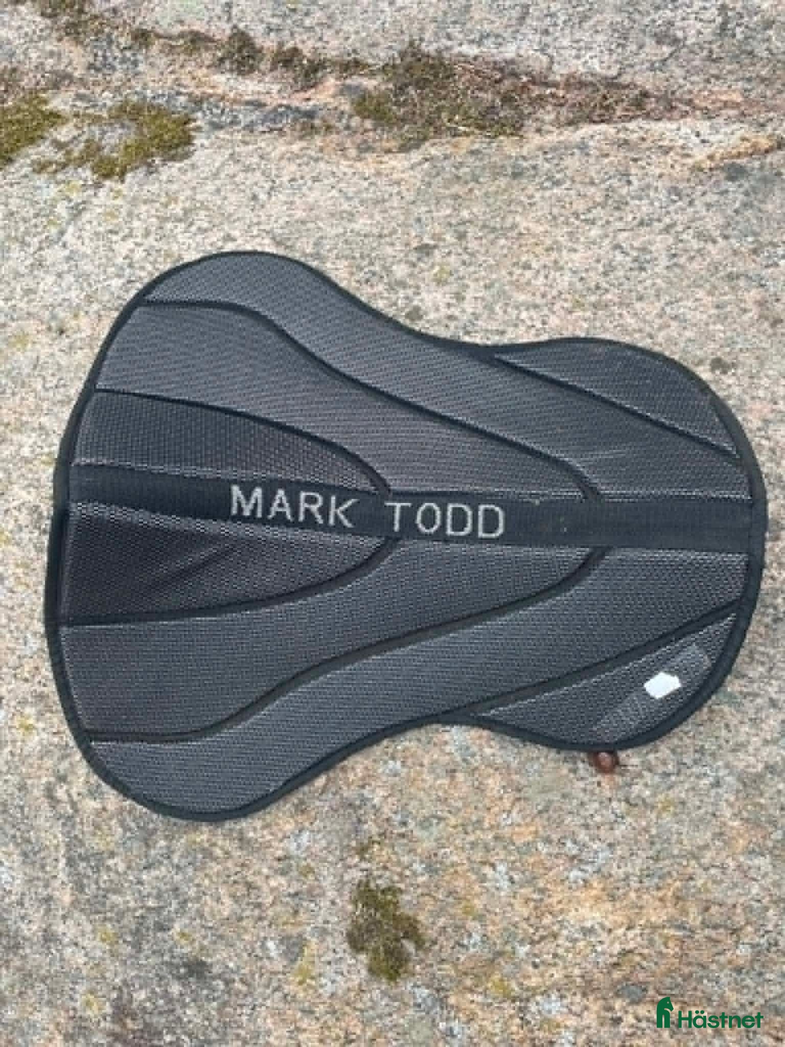 Sadeltillbehör hästutrustning till salu: Ny Mark Todd sadelpad - Annons 4