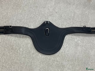 Sadeltillbehör hästutrustning till salu: Sadelgjord magplatta i läder stl 125. i Umeå - Annons 1