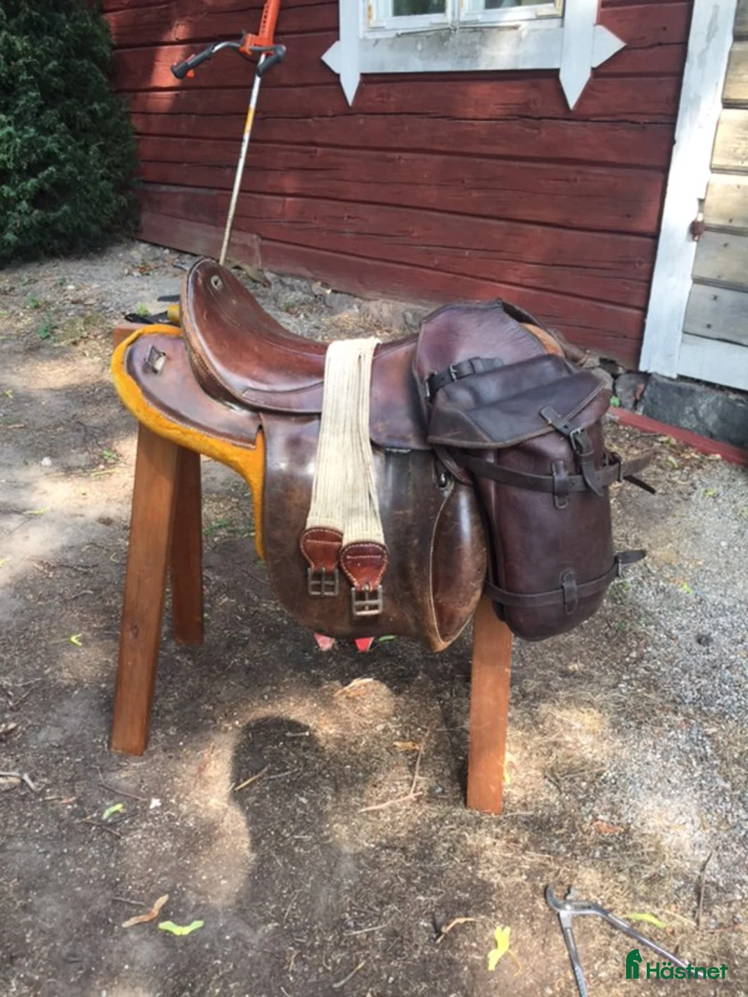 Sadlar hästutrustning till salu: Manskapssadel i Stockholm - Annons 1