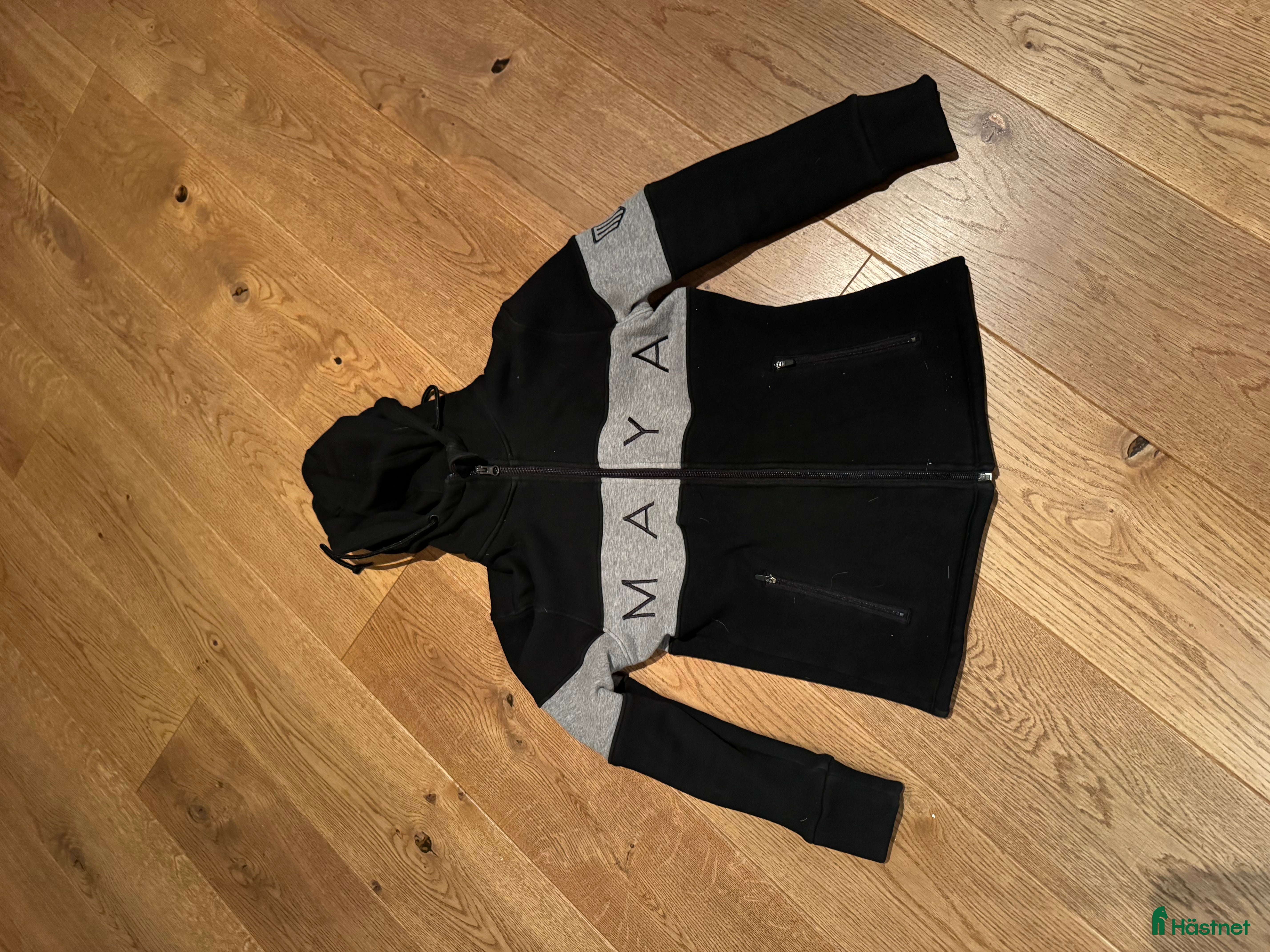 Jackor &amp; Kavajer ryttarutrustning till salu: Svart/grå Maya delorez zip up i Saltsjö-Boo - Annons 19