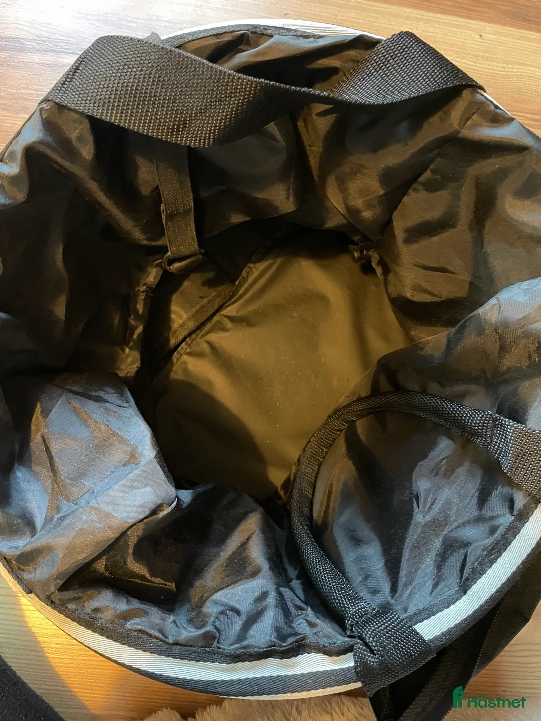 Övrig Hästutrustning hästutrustning till salu: Oanvänd ryktväska från fairfield i Rättvik - Annons 3