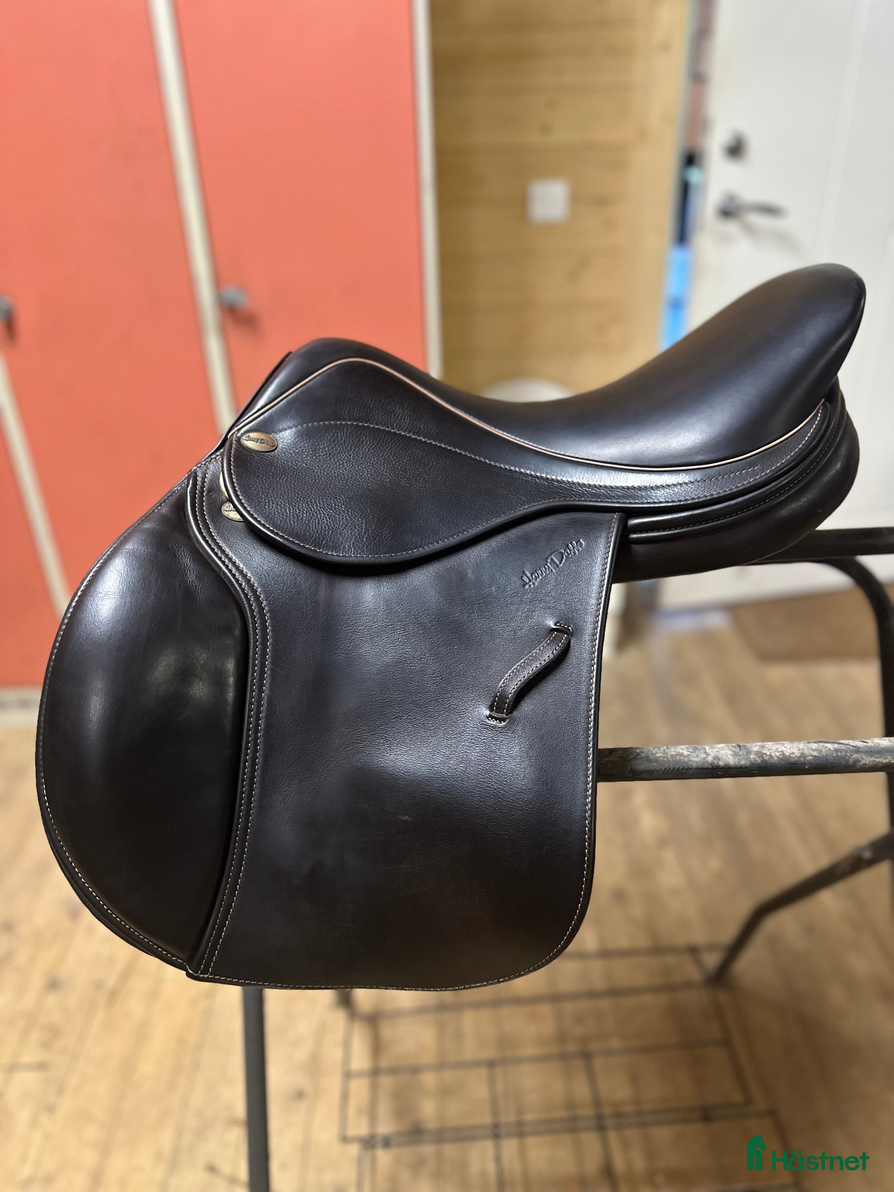 Sadlar hästutrustning till salu: Harry Dabbs 17,5’ i Södertälje - Annons 2