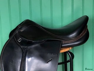Sadlar hästutrustning till salu: Lippo Smart flatbackssadel i Falun - Annons 3