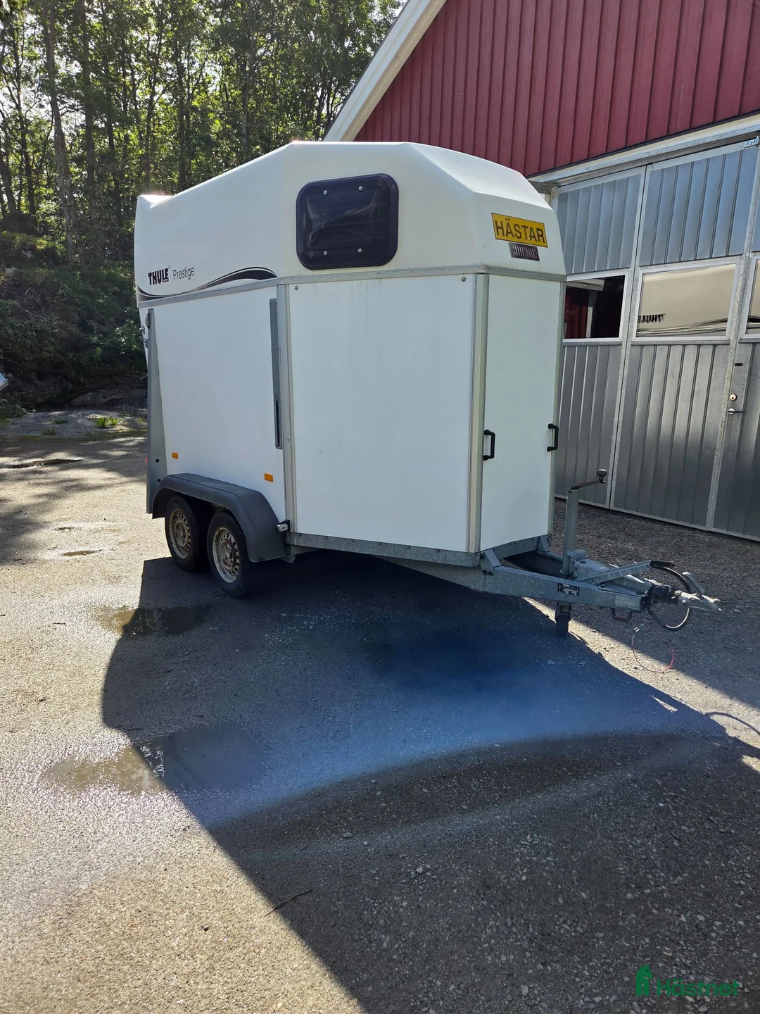 Hästtransporter  fordon & transport till salu: Thule Prestige Hästtransport  i Kareby - Annons 1