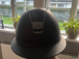 Hjälmar ryttarutrustning till salu: Samshield ridhjälm i Fjällbacka - Annons 24