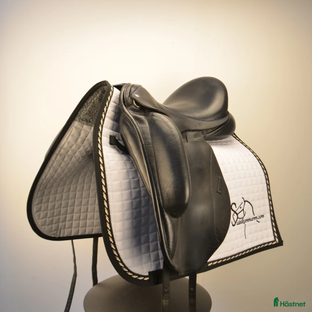 Sadlar hästutrustning till salu: Custom Icon Coda i Sparsör - Annons 2