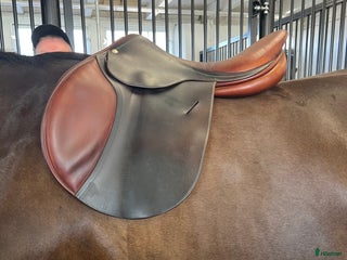 Sadlar hästutrustning till salu: Fin butetsadel! i Köping - Annons 11