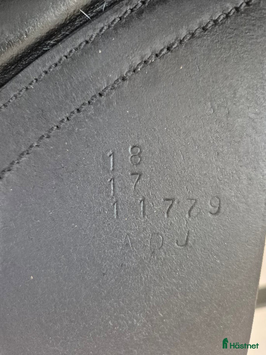 Sadlar hästutrustning till salu: Fin dressyrsadel i Färjestaden - Annons 5