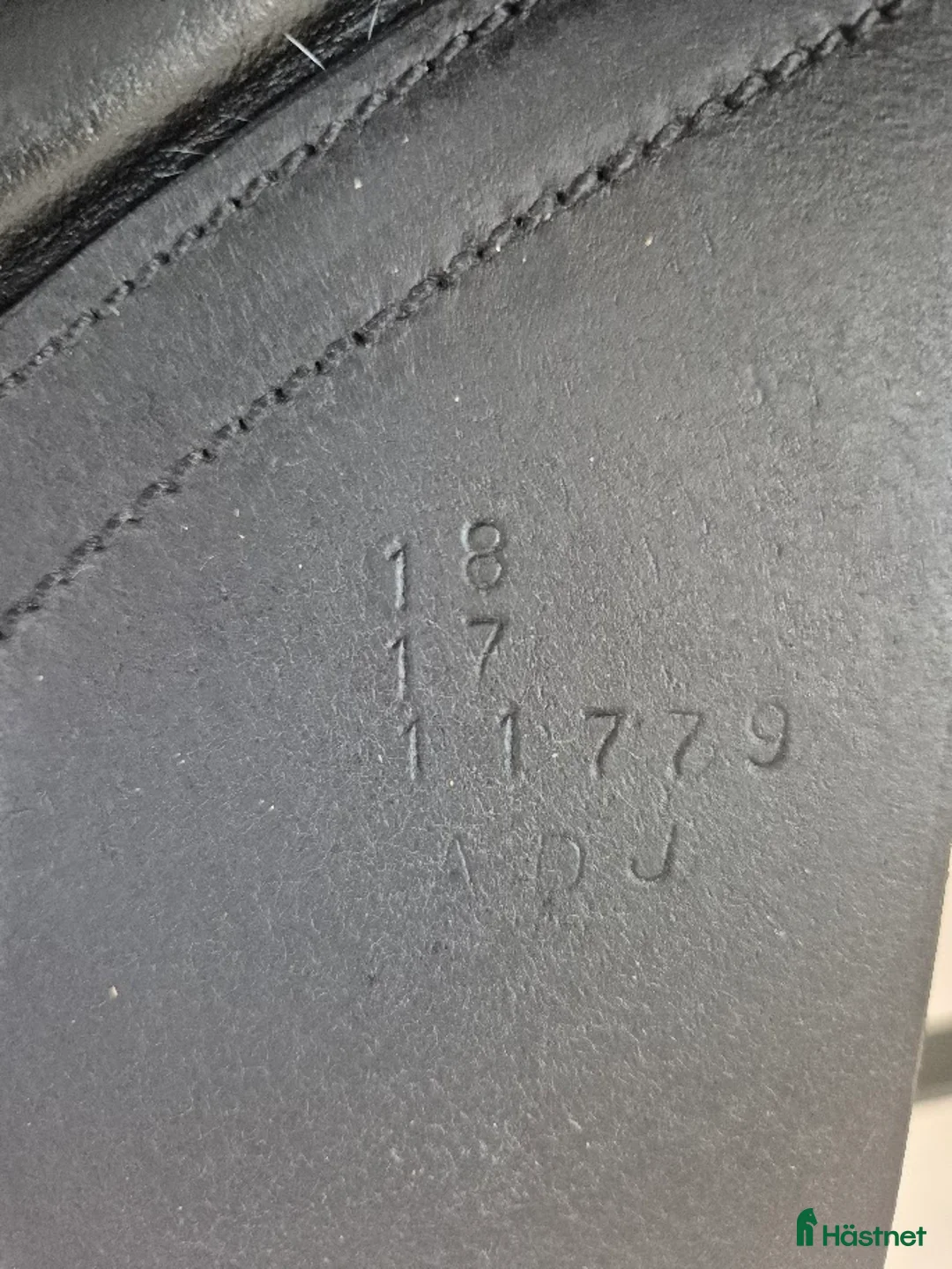 Sadlar hästutrustning till salu: Fin dressyrsadel i Färjestaden - Annons 5