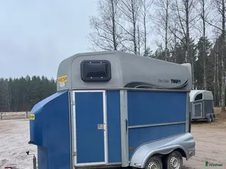 Hästtransporter fordon & transport till salu: Nybesiktigad Thule Safir - Annons 1