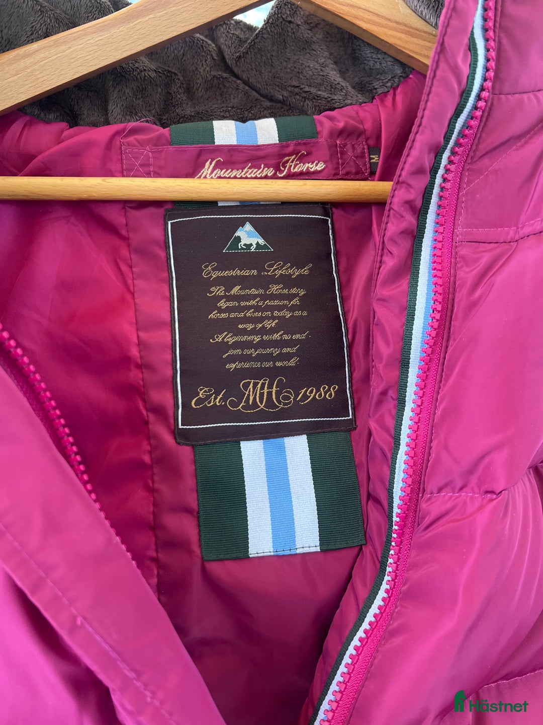 Jackor & Kavajer ryttarutrustning till salu: Mountain Horse Belvedere dunjacka i Lidingö - Annons 7