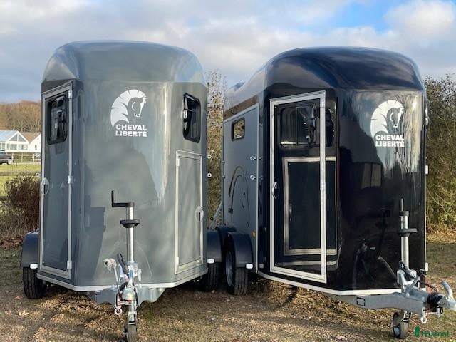 Hästtransporter  fordon & transport till salu: Ny Gold 3 med dubbdäck och Wifi-kamera på köpet! - Annons 9