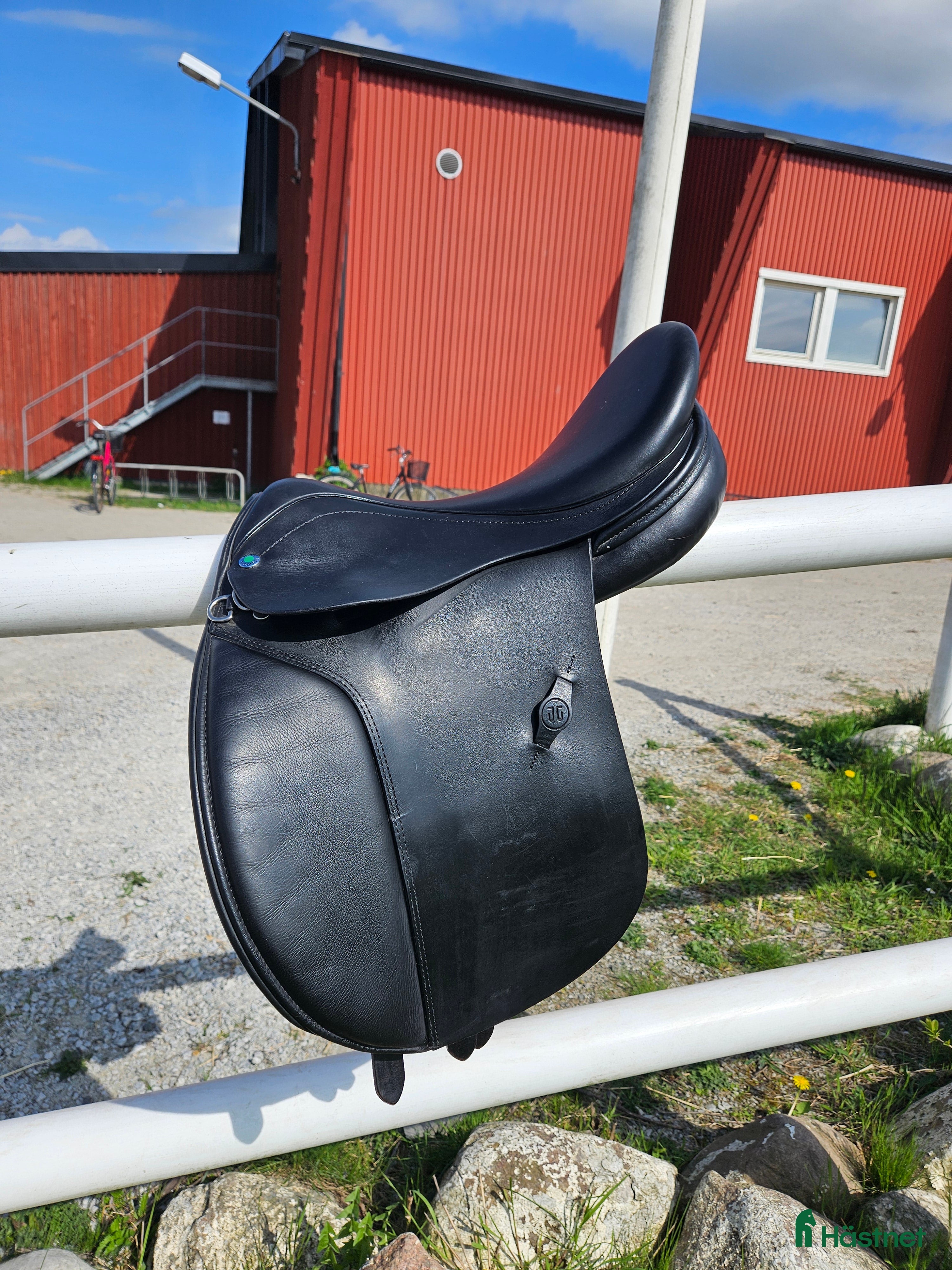 Sadlar hästutrustning till salu: Jensen Bendor allround mot dressyr  i Lund - Annons 2