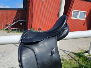 Sadlar hästutrustning till salu: Jensen Bendor allround mot dressyr i Lund - Annons 2