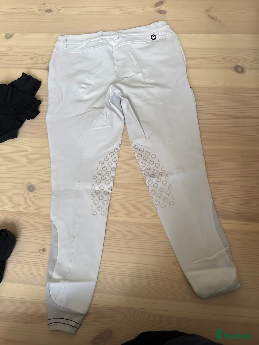 Ridbyxor ryttarutrustning till salu: CT vita ridbyxor IT 42, EU 38 i Lund - Annons 2