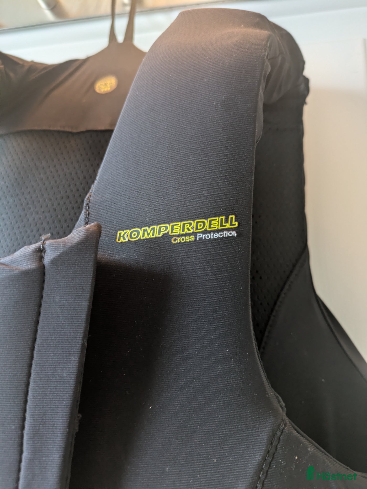Säkerhetsvästar ryttarutrustning till salu: Komperdell Cross Protection  - Annons 2