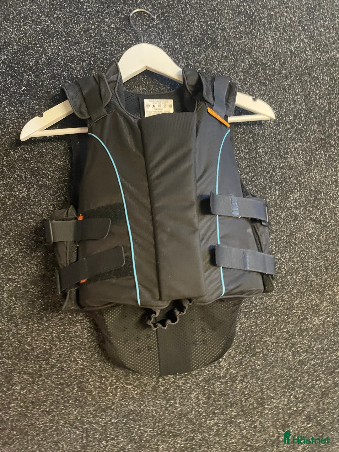 Säkerhetsvästar ryttarutrustning till salu: Säkerhetsväsk i Umeå - Annons 1