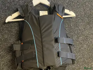 Säkerhetsvästar ryttarutrustning till salu: Säkerhetsväsk i Umeå - Annons 4