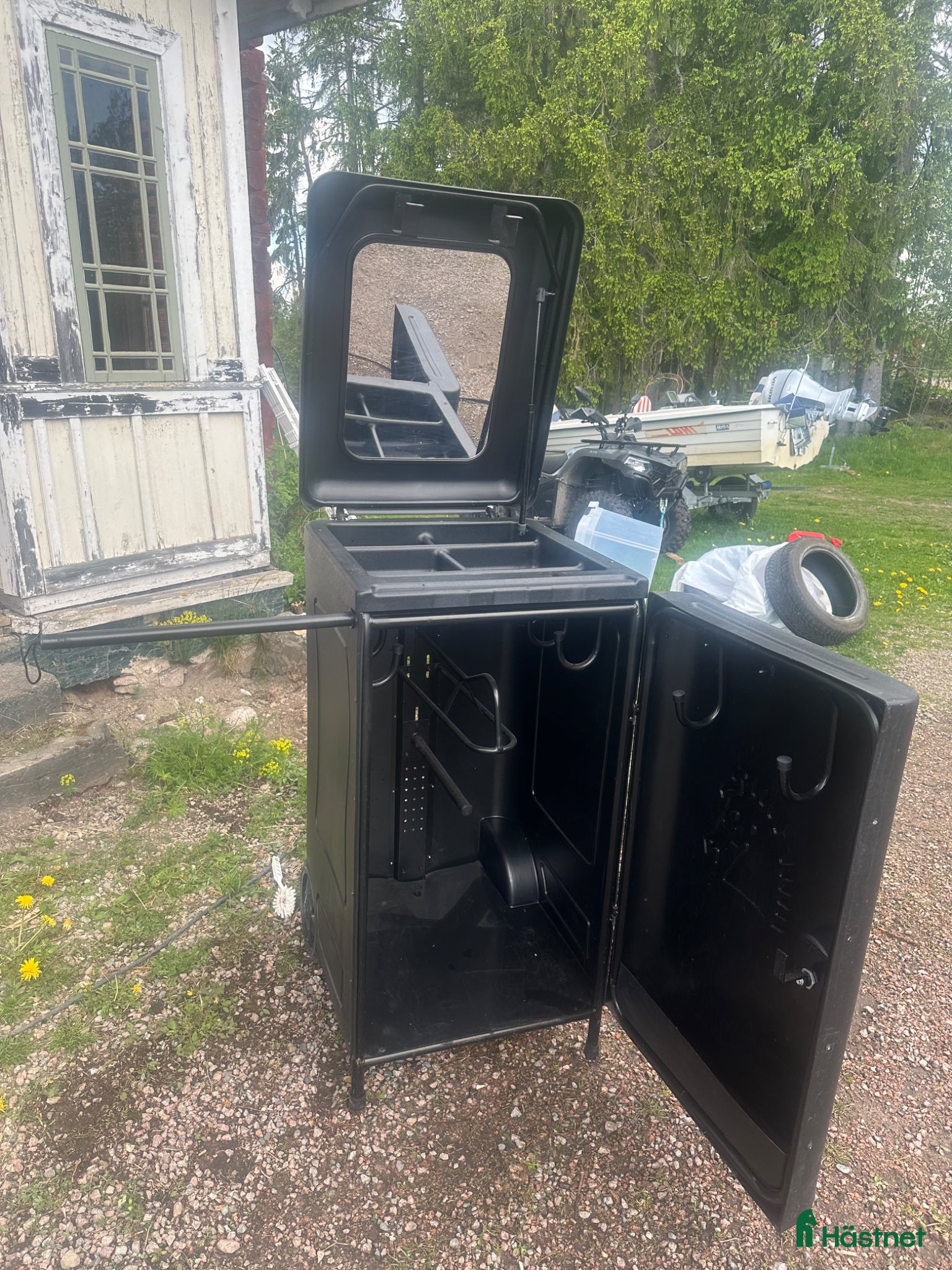 Övrig utrustning övrig utrustning till salu: Tävlingsskåp/sadelskåp med hjul och lås - Annons 4