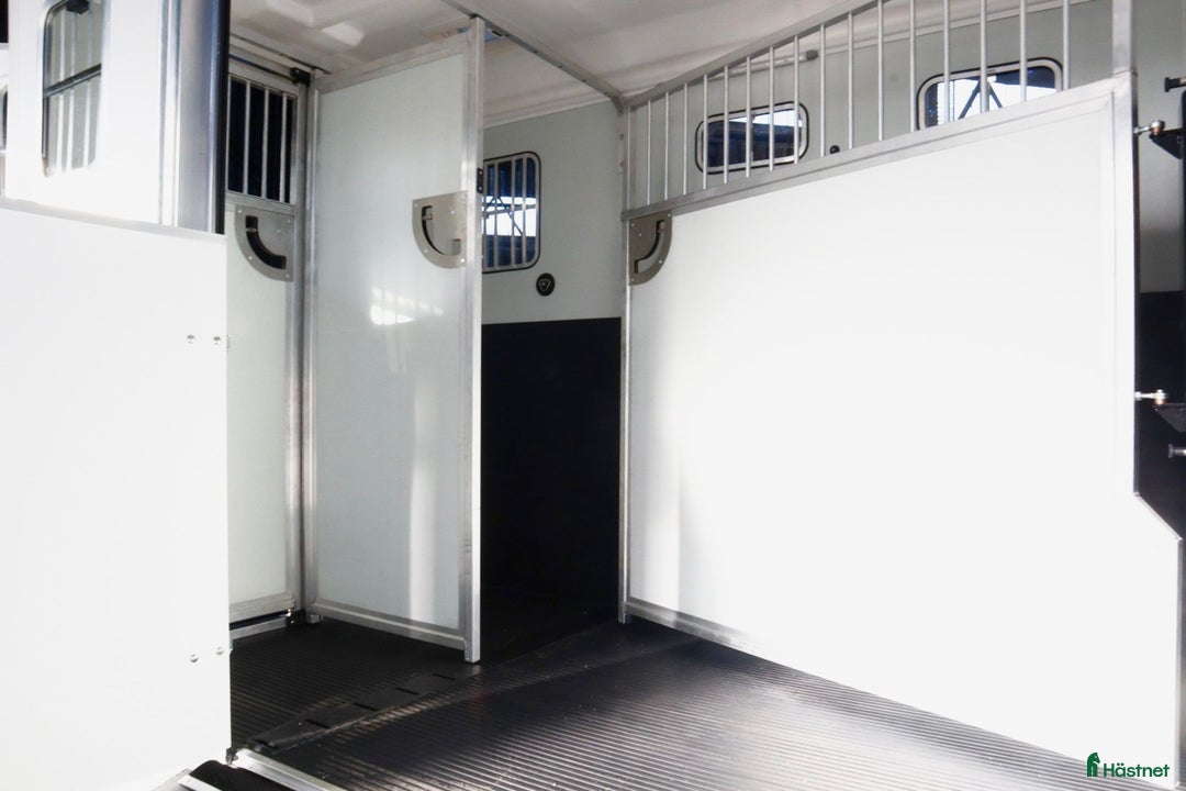 Hästtransporter  fordon & transport till salu: Equi-Trek Day-Treka Stuteri  i Teckomatorp - Annons 4