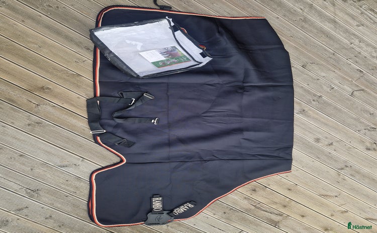 Täcken hästutrustning till salu i Rejmyre - Annons 4