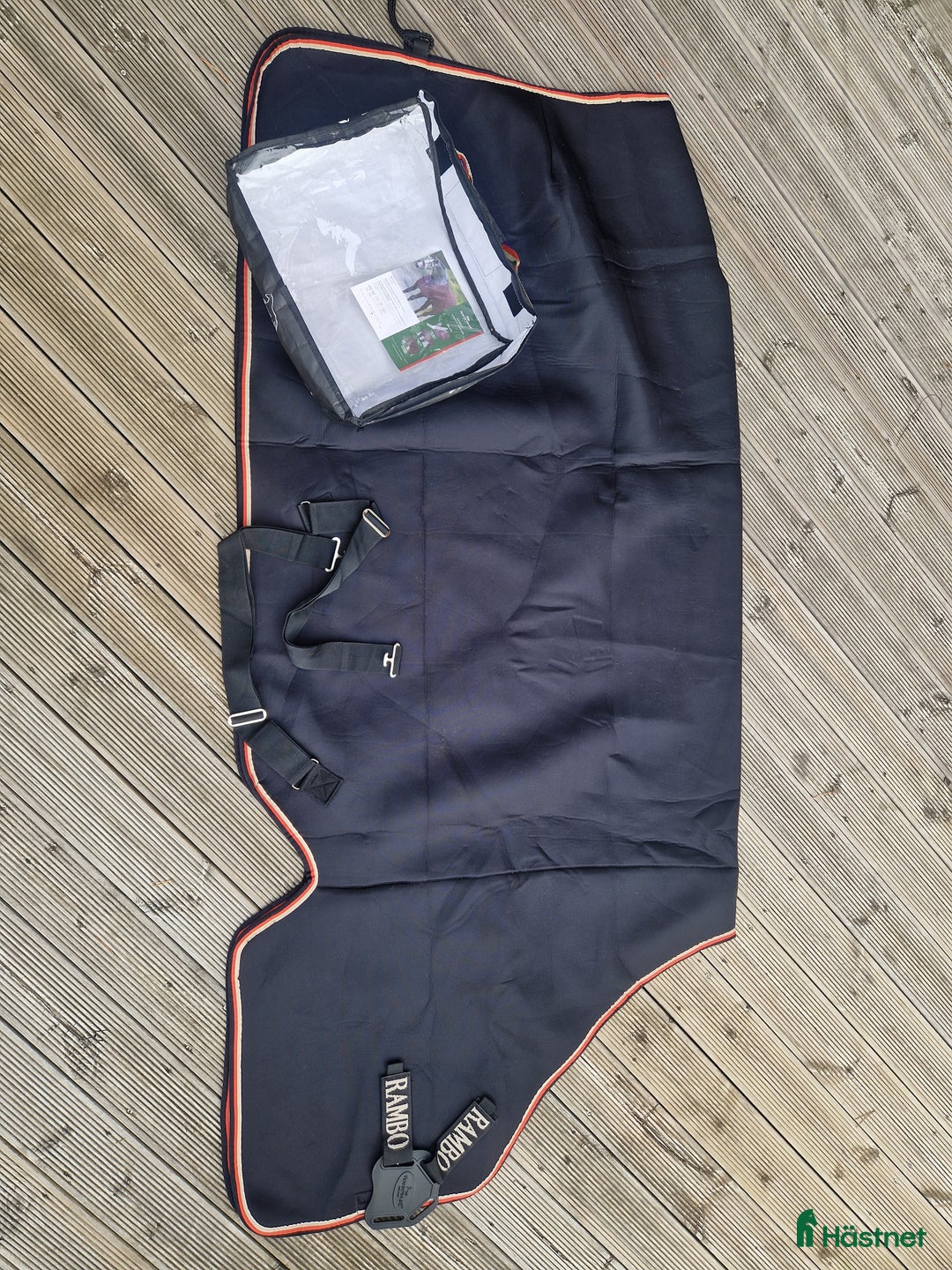 Täcken hästutrustning till salu: Massor av täcken i 125-155 cm i Rejmyre - Annons 1