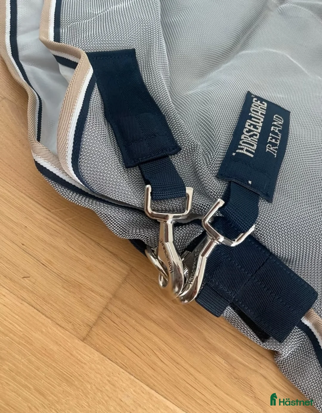 Täcken hästutrustning till salu: Flugtäcke med Hals 145cm - Annons 2