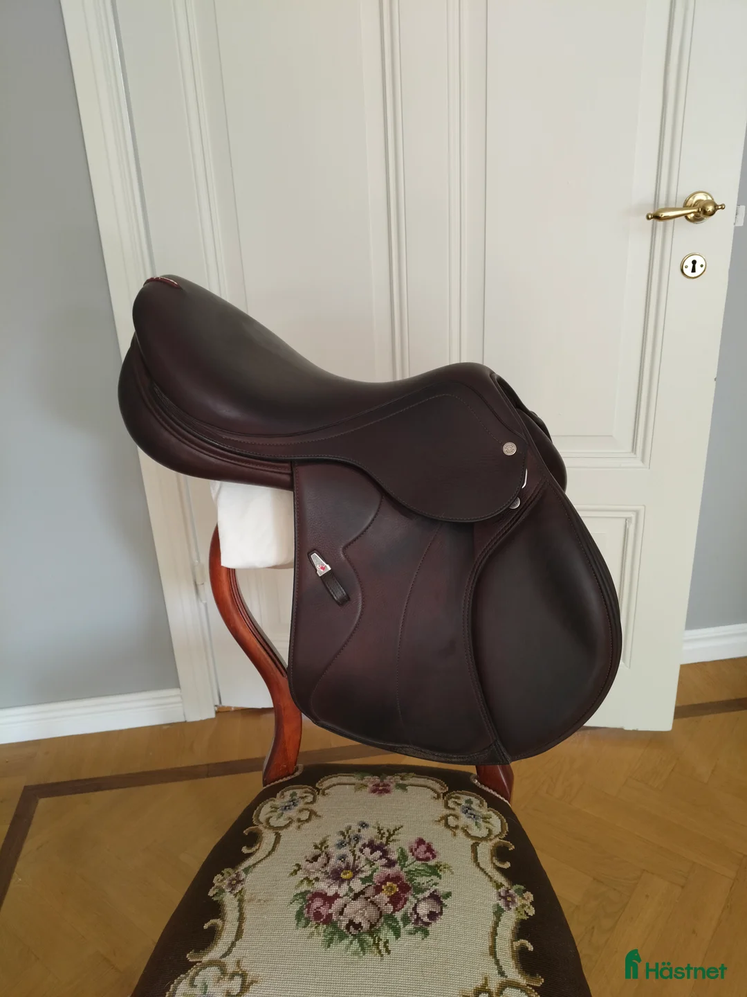 Sadlar hästutrustning till salu: Equipe Synergy 17 tum - Annons 1