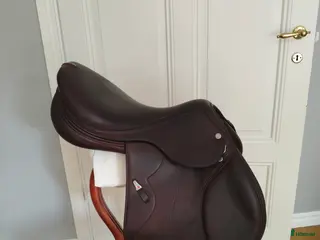 Sadlar hästutrustning Equipe Synergy 17 tum - Annons 10