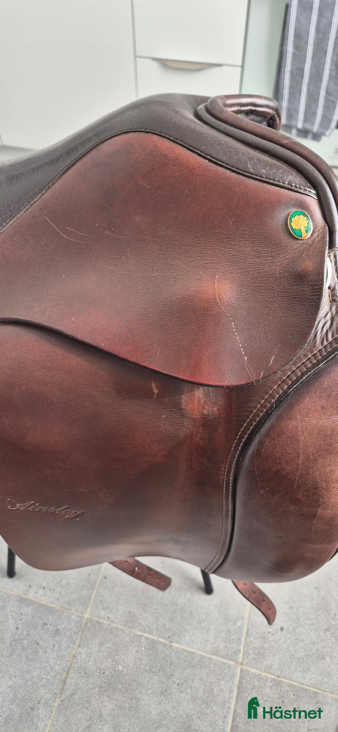 Sadlar hästutrustning till salu: Brun dressyrsadel 18' i Anderslöv - Annons 6