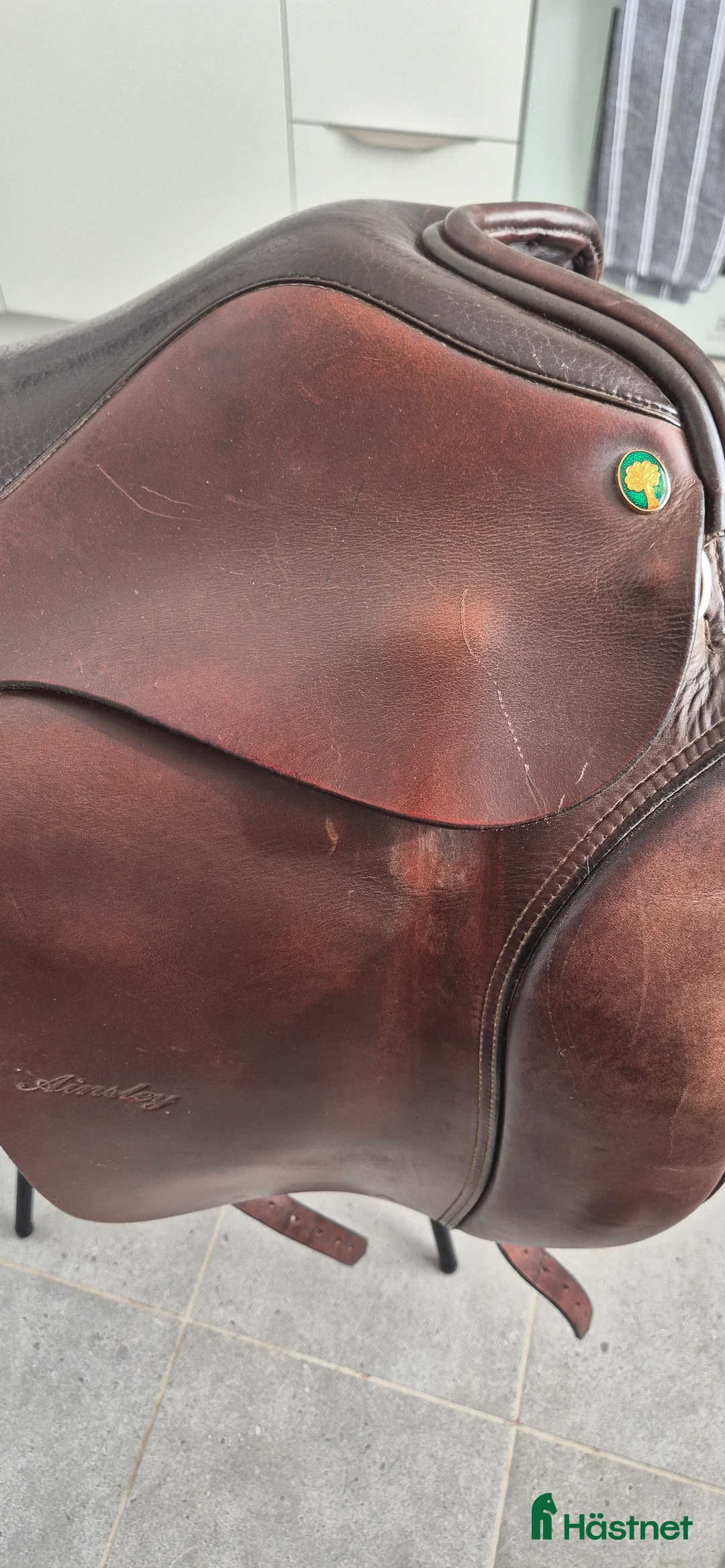 Sadlar hästutrustning till salu: Brun dressyrsadel 18' i Anderslöv - Annons 6