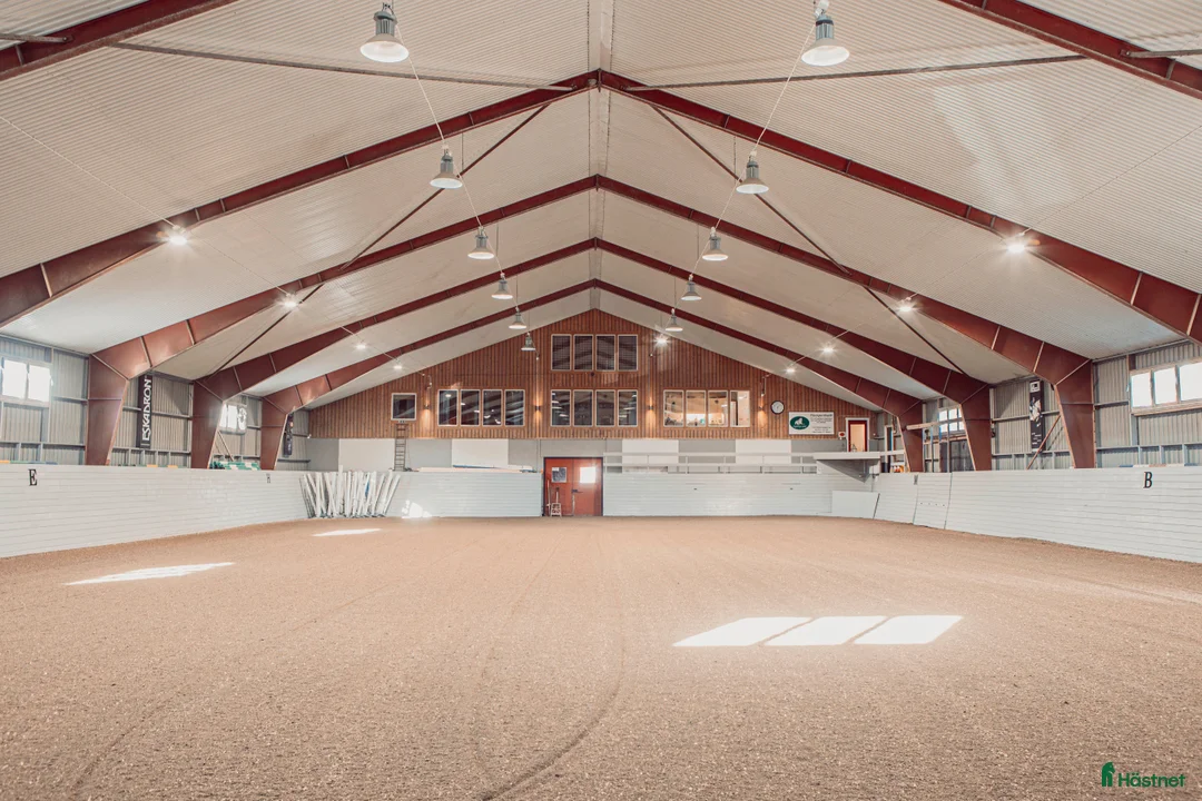  stallplats finnes: Boxplats m ridhus, två ridbanor och service Bålsta - Annons 2