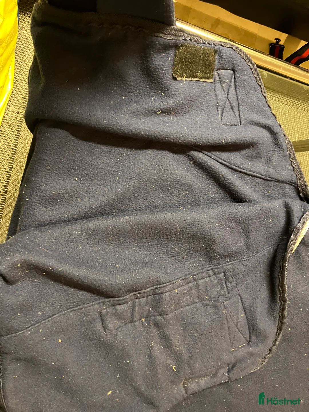 Täcken hästutrustning till salu: Fleecetäcken i fint skick storlek 155 - Annons 6