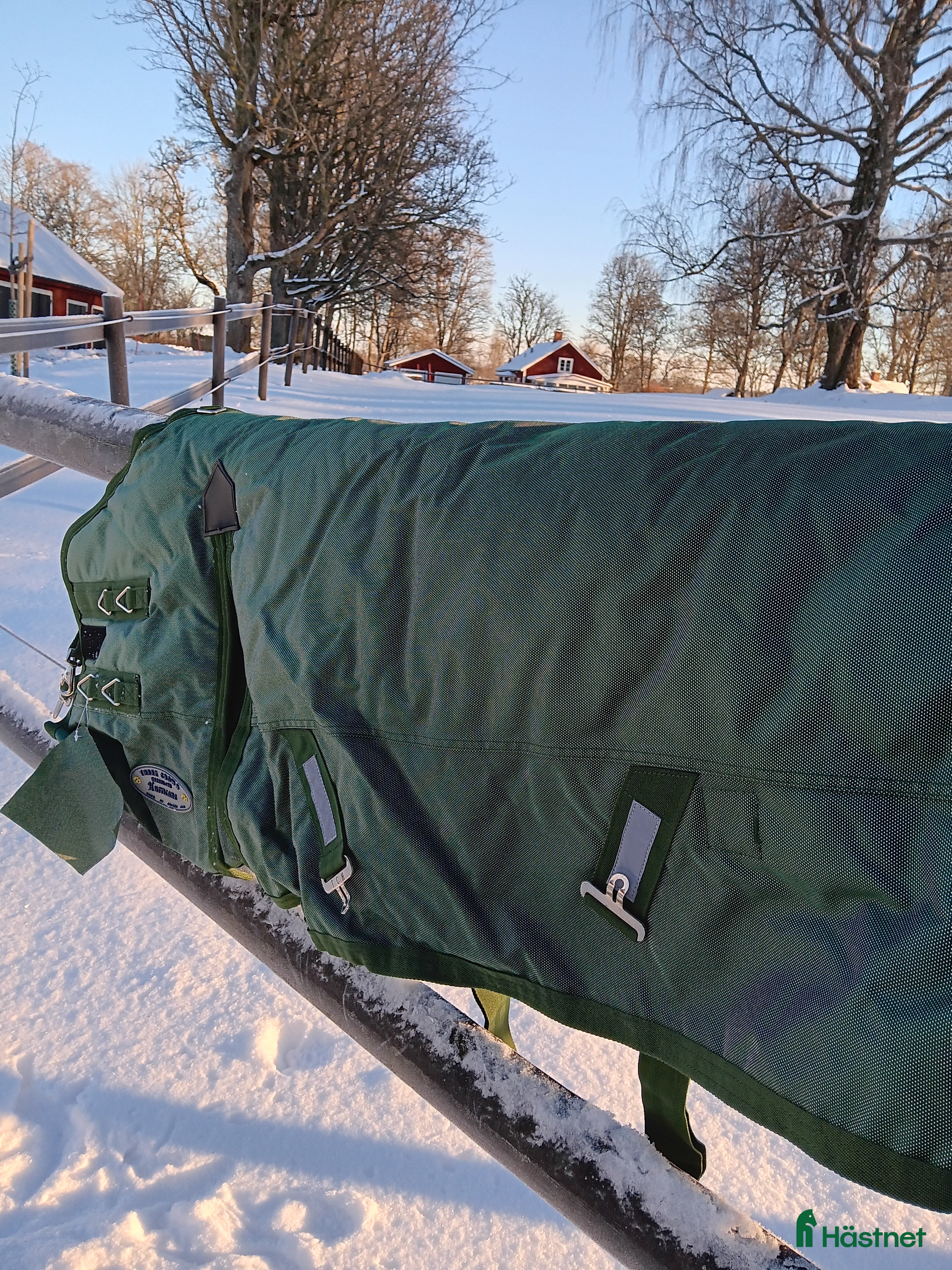 Täcken hästutrustning till salu: Vintertäcke 400g - Annons 3