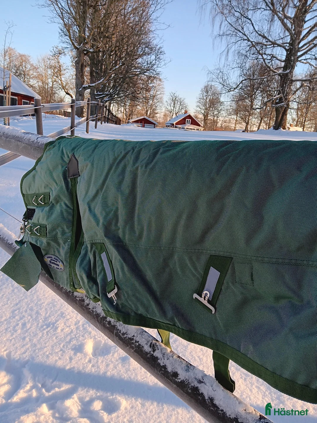 Täcken hästutrustning till salu: Vintertäcke 400g - Annons 1