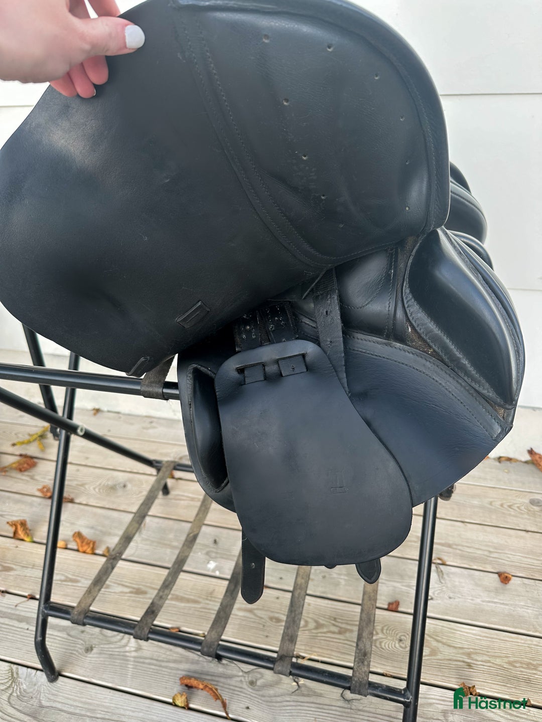 Sadlar hästutrustning till salu: Svart Albion kontrol hoppsadel i Väröbacka - Annons 2