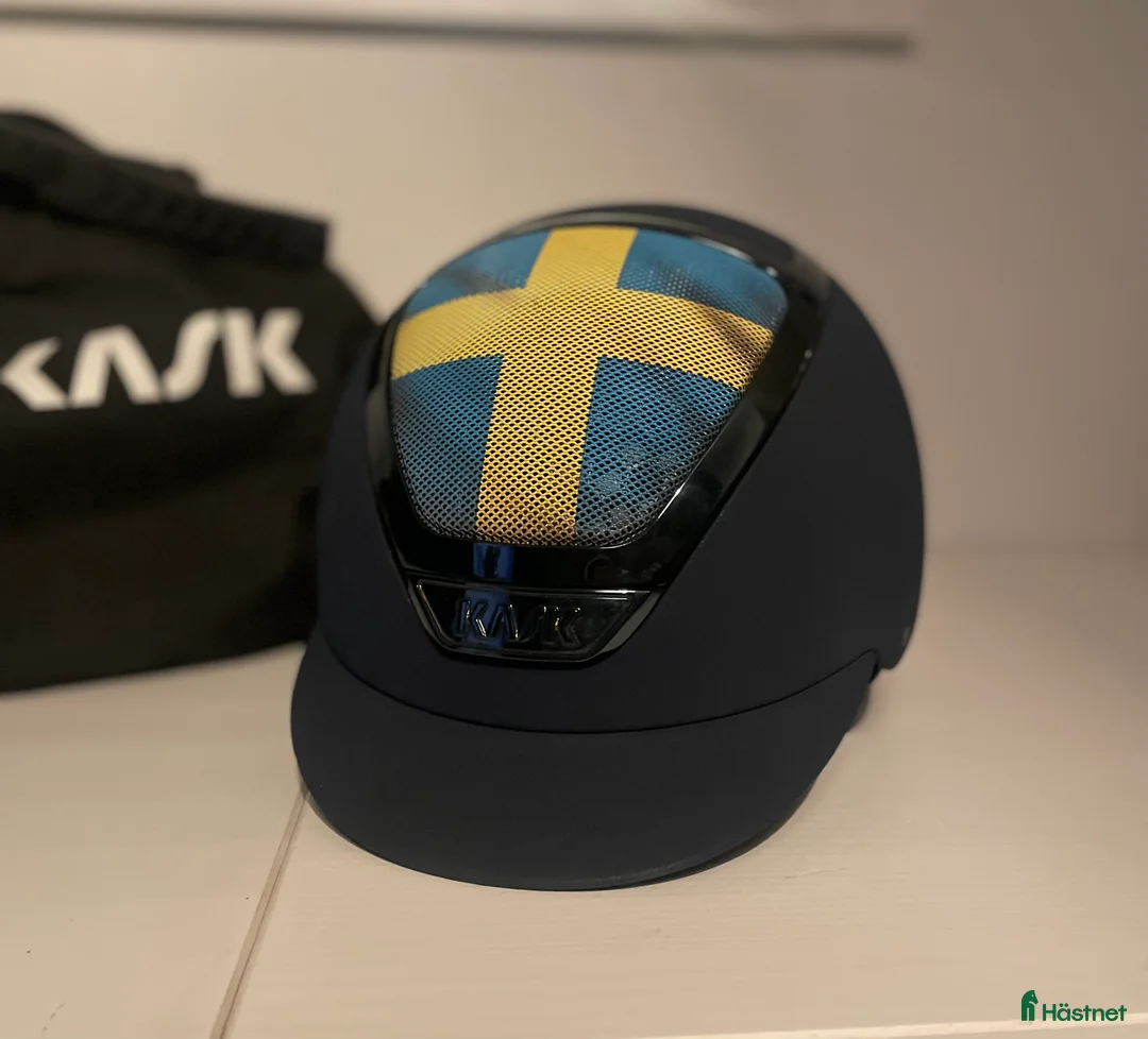 Hjälmar ryttarutrustning till salu: Kask ridhjälm  - Annons 1