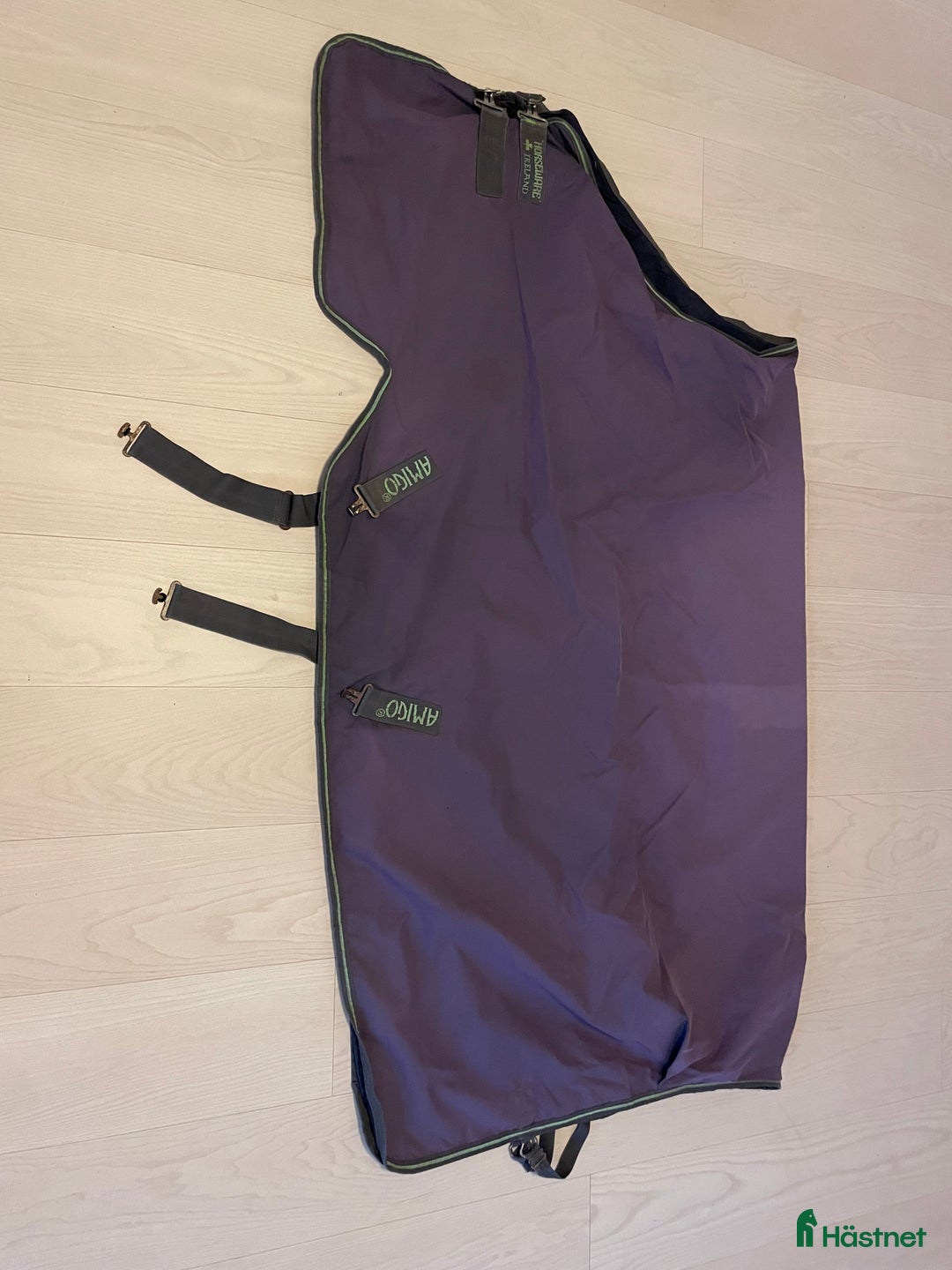 Täcken hästutrustning till salu: Regntäcke från Amigo!  i Strandbaden - Annons 1