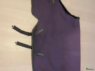 Täcken hästutrustning till salu: Regntäcke från Amigo! i Strandbaden - Annons 1