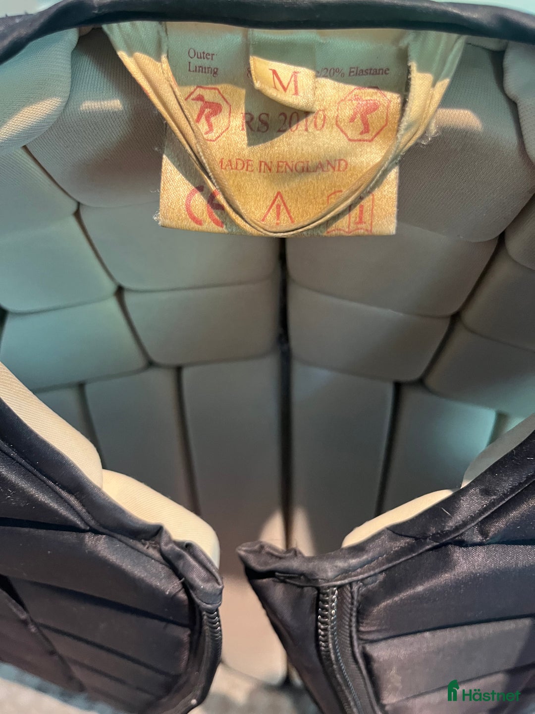 Säkerhetsvästar ryttarutrustning till salu: Racesafe ridväst  i Norrköping - Annons 3